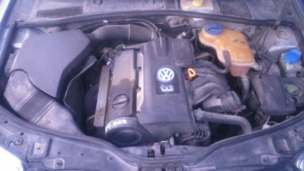 Vehiculo en el desguace: VOLKSWAGEN PASSAT BERLINA (3B3) Advance