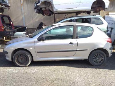 Vehiculo en el desguace: PEUGEOT 206 BERLINA XR