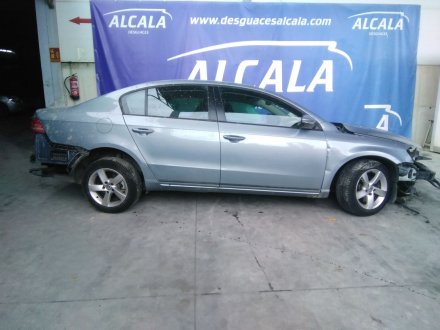 Vehiculo en el desguace: VOLKSWAGEN PASSAT LIM. (362) Exclusive BlueMotion