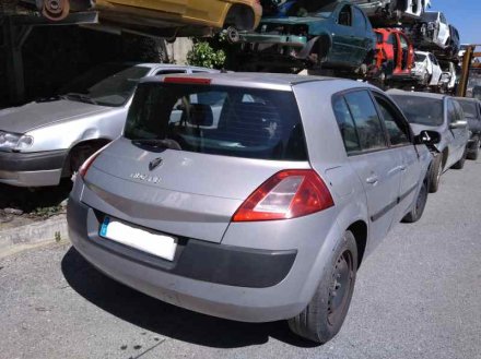 Vehiculo en el desguace: RENAULT MEGANE II BERLINA 5P Authentique