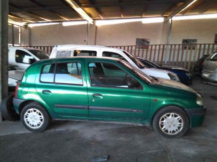 Vehiculo en el desguace: RENAULT CLIO II FASE I (B/CBO) 1.9 D