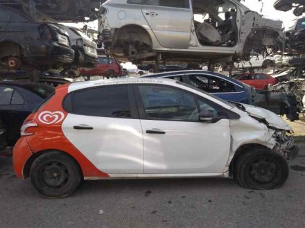 Vehiculo en el desguace: PEUGEOT 208 1.0 VTi