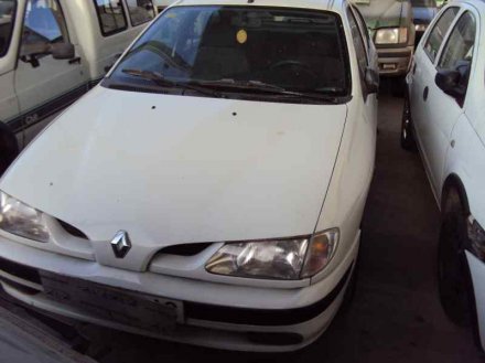 Vehiculo en el desguace: RENAULT MEGANE I BERLINA HATCHBACK (BA0) 1.6e Europa