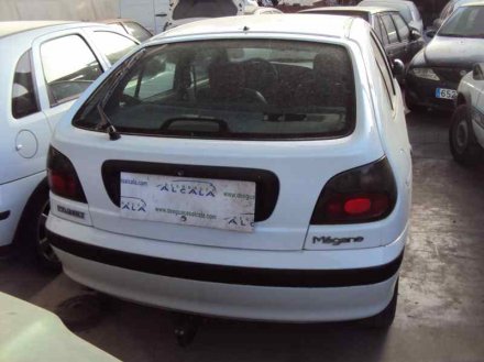 Vehiculo en el desguace: RENAULT MEGANE I BERLINA HATCHBACK (BA0) 1.6e Europa