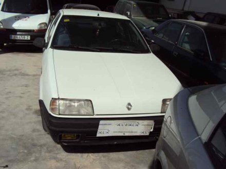 Vehiculo en el desguace: RENAULT 19 (B/C/L53) *