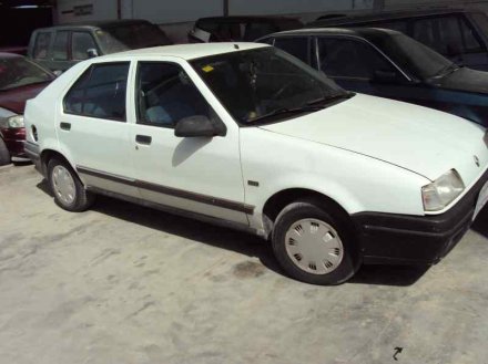 Vehiculo en el desguace: RENAULT 19 (B/C/L53) *