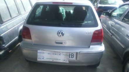 Vehiculo en el desguace: VOLKSWAGEN POLO BERLINA (6N2) Trendline