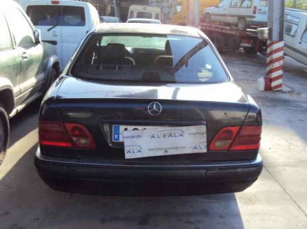 Vehiculo en el desguace: MERCEDES-BENZ CLASE E (W210) BERLINA DIESEL 290 Turbodiesel (210.017)