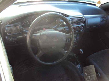 Vehiculo en el desguace: FORD ESCORT BERLINA/TURNIER CL Berlina