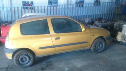 Vehiculo en el desguace: RENAULT CLIO II FASE I (B/CBO) 1.2