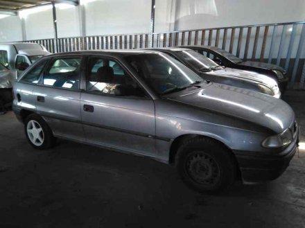 Vehiculo en el desguace: OPEL ASTRA F BERLINA GL