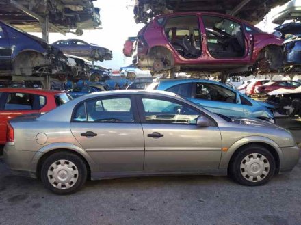 Vehiculo en el desguace: OPEL VECTRA C BERLINA Club