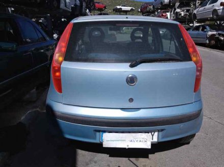 Vehiculo en el desguace: FIAT PUNTO BERLINA (188) 1.2 8V Active