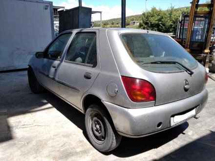 Vehiculo en el desguace: FORD FIESTA BERLINA Básico