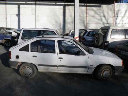 Vehiculo en el desguace: OPEL KADETT E GLS Berlina