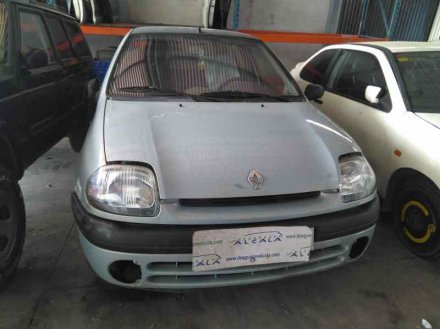 Vehiculo en el desguace: RENAULT CLIO II FASE I (B/CBO) 1.9 D