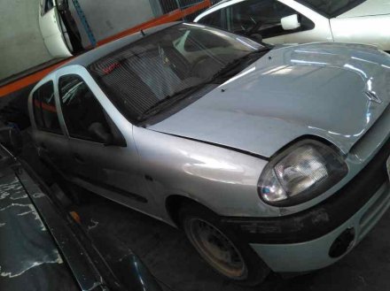 Vehiculo en el desguace: RENAULT CLIO II FASE I (B/CBO) 1.9 D
