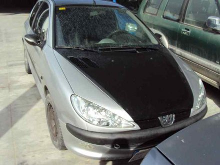 Vehiculo en el desguace: PEUGEOT 206 BERLINA XT