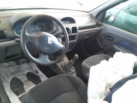 Vehiculo en el desguace: RENAULT CLIO II FASE I (B/CBO) 1.9 D