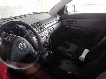 Vehiculo en el desguace: MAZDA 3 BERLINA (BK) 1.6 CRDT Active