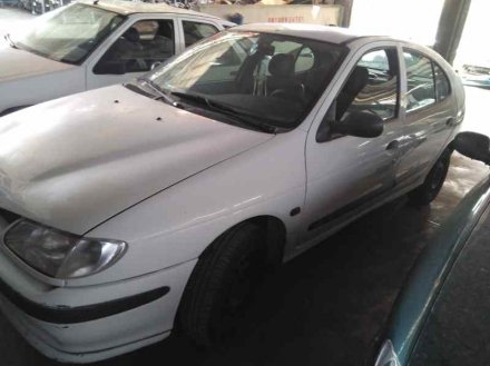 Vehiculo en el desguace: RENAULT MEGANE I CLASSIC (LA0) 1.9 D RN