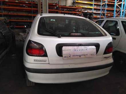 Vehiculo en el desguace: RENAULT MEGANE I CLASSIC (LA0) 1.9 D RN