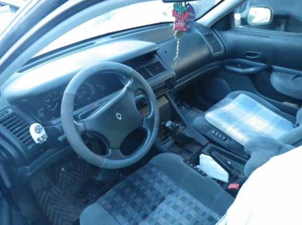 Vehiculo en el desguace: RENAULT SAFRANE (B54) 2.2 Si