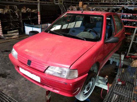 Vehiculo en el desguace: PEUGEOT 106 (S1) Kid