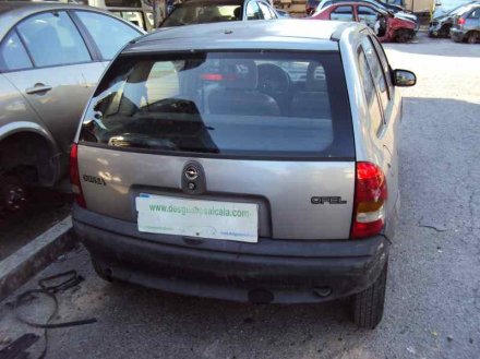 Vehiculo en el desguace: OPEL CORSA B Swing