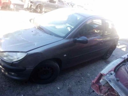 Vehiculo en el desguace: PEUGEOT 206 BERLINA XT