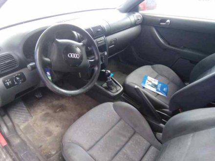 Vehiculo en el desguace: AUDI A3 (8L) 1.9 TDI Ambiente