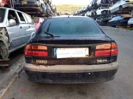 Vehiculo en el desguace: RENAULT LAGUNA (B56) 1.6 16V RT