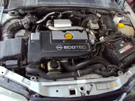 Vehiculo en el desguace: OPEL VECTRA B BERLINA Básico (1999->)
