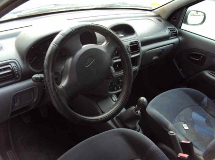 Vehiculo en el desguace: RENAULT CLIO II FASE I (B/CBO) 1.9 D