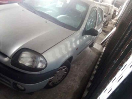 Vehiculo en el desguace: RENAULT CLIO II FASE I (B/CBO) 1.9 D