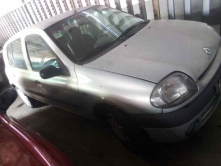 Vehiculo en el desguace: RENAULT CLIO II FASE I (B/CBO) 1.9 D