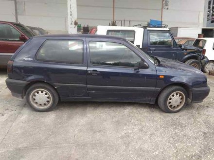 Vehiculo en el desguace: VOLKSWAGEN GOLF III BERLINA (1H1) S