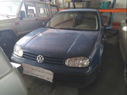 Vehiculo en el desguace: VOLKSWAGEN GOLF IV BERLINA (1J1) Básico