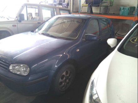 Vehiculo en el desguace: VOLKSWAGEN GOLF IV BERLINA (1J1) Básico