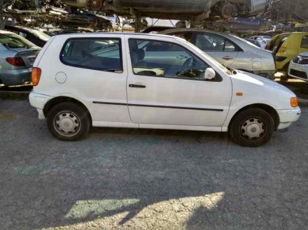 Vehiculo en el desguace: VOLKSWAGEN POLO BERLINA (6N1) Básico