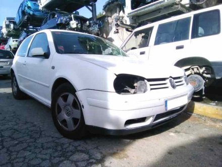 Vehiculo en el desguace: VOLKSWAGEN GOLF IV BERLINA (1J1) Básico