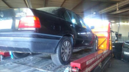 Vehiculo en el desguace: BMW SERIE 3 BERLINA (E36) 318i