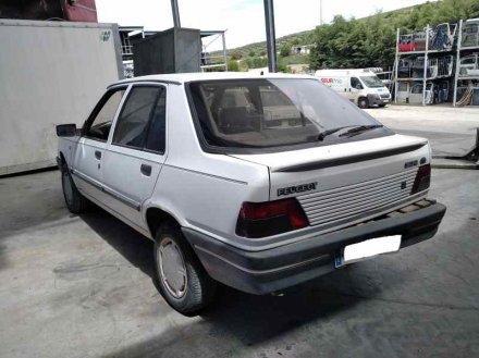 Vehiculo en el desguace: PEUGEOT 309 Vital Diesel