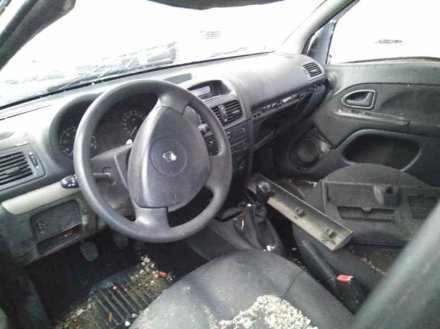 Vehiculo en el desguace: RENAULT CLIO II FASE II (B/CB0) Authentique