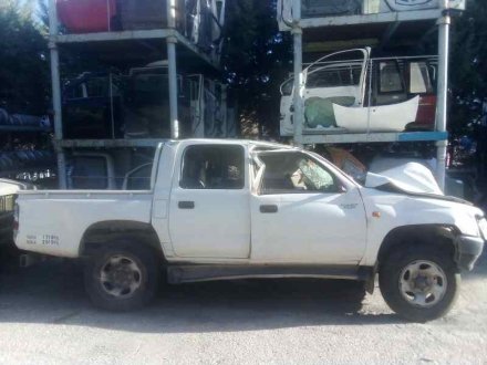 Vehiculo en el desguace: TOYOTA HILUX *