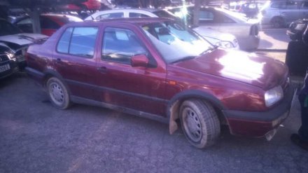 Vehiculo en el desguace: VOLKSWAGEN VENTO (1H2) GL