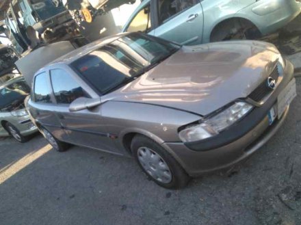 Vehiculo en el desguace: OPEL VECTRA B BERLINA Básico (1999->)