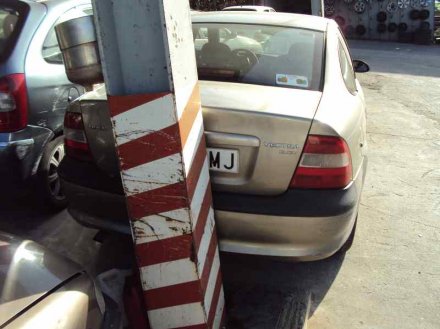 Vehiculo en el desguace: OPEL VECTRA B BERLINA Básico (1999->)