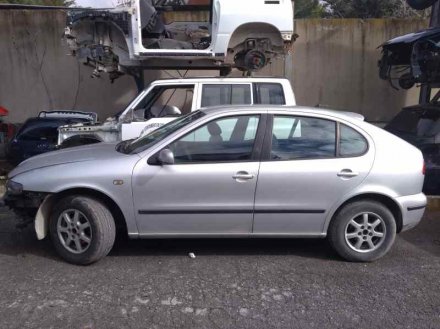 Vehiculo en el desguace: SEAT LEON (1M1) Stella