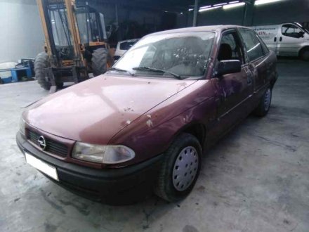 Vehiculo en el desguace: OPEL ASTRA F BERLINA GL